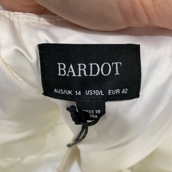 Women’s Bardot White Lace Dress; Size 10; NWT NEVER WORN - Picture 5 of 6